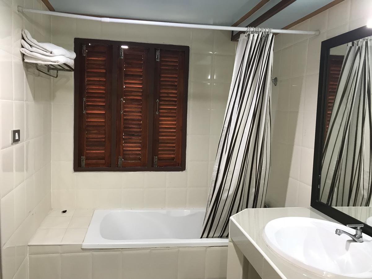 Toh Buk Seng Ayutthaya Hotel Exteriör bild