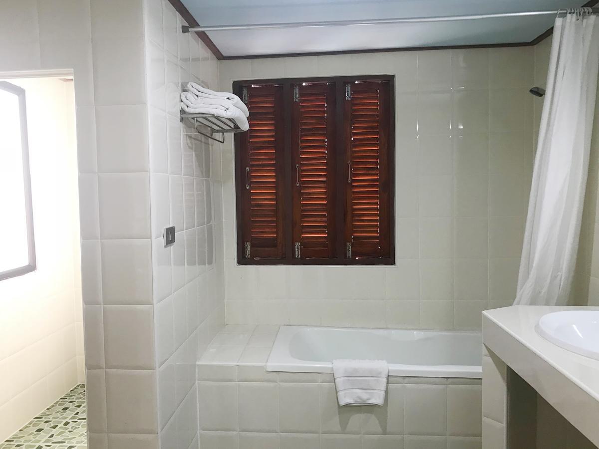 Toh Buk Seng Ayutthaya Hotel Exteriör bild