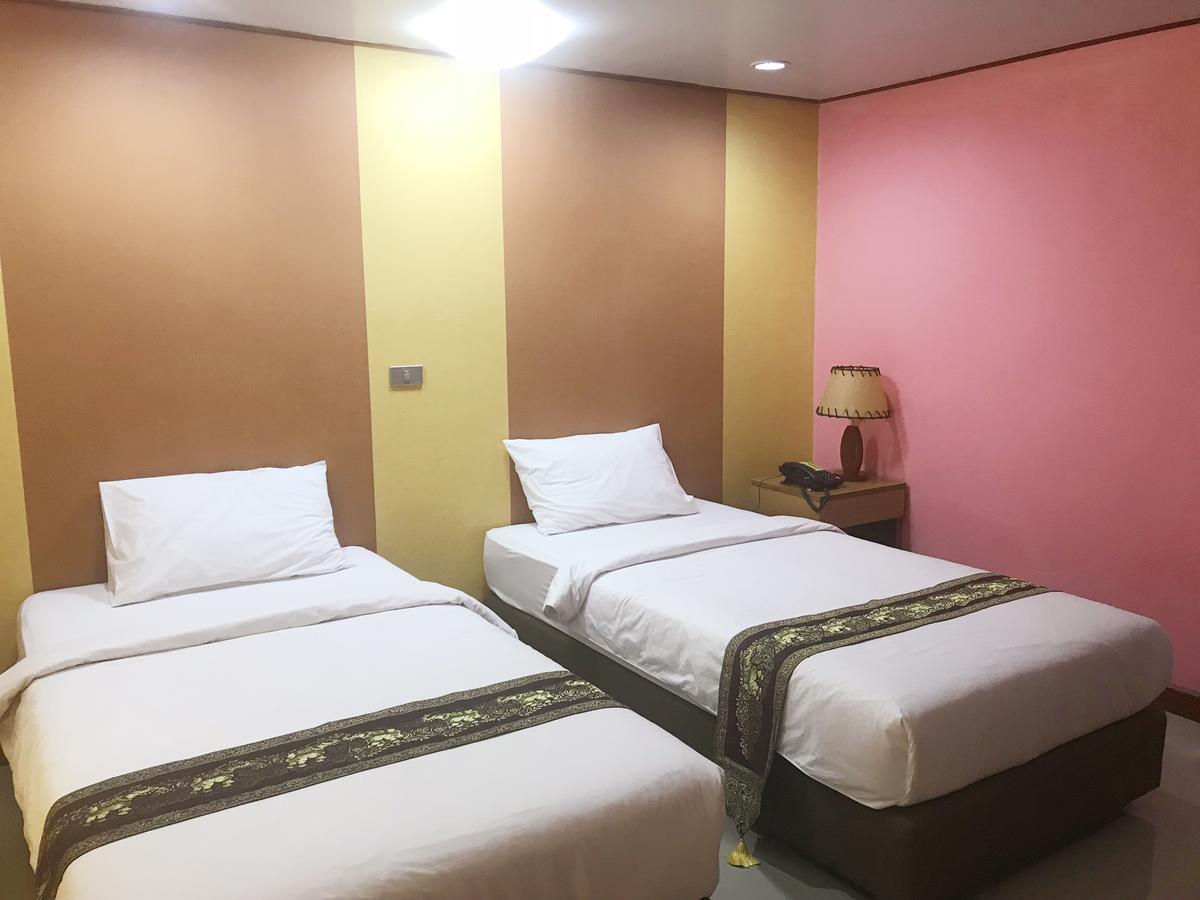 Toh Buk Seng Ayutthaya Hotel Exteriör bild