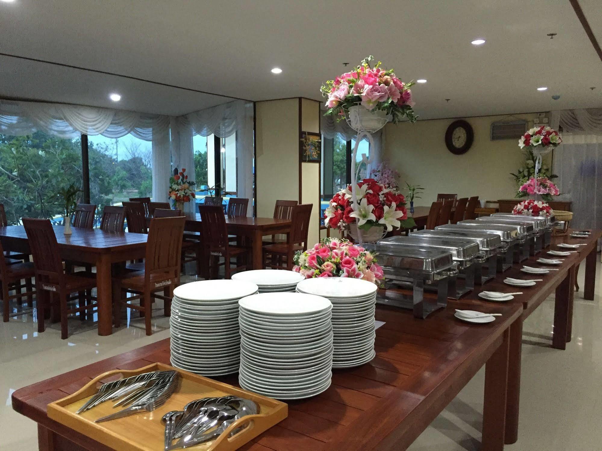 Toh Buk Seng Ayutthaya Hotel Exteriör bild