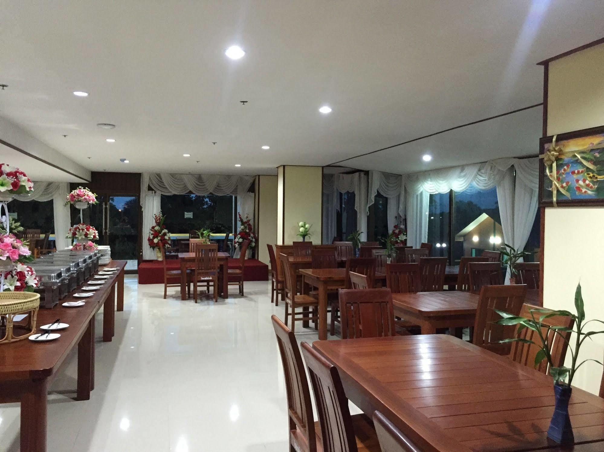 Toh Buk Seng Ayutthaya Hotel Exteriör bild