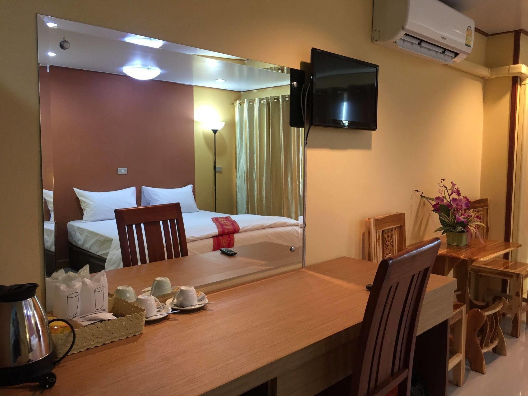 Toh Buk Seng Ayutthaya Hotel Exteriör bild