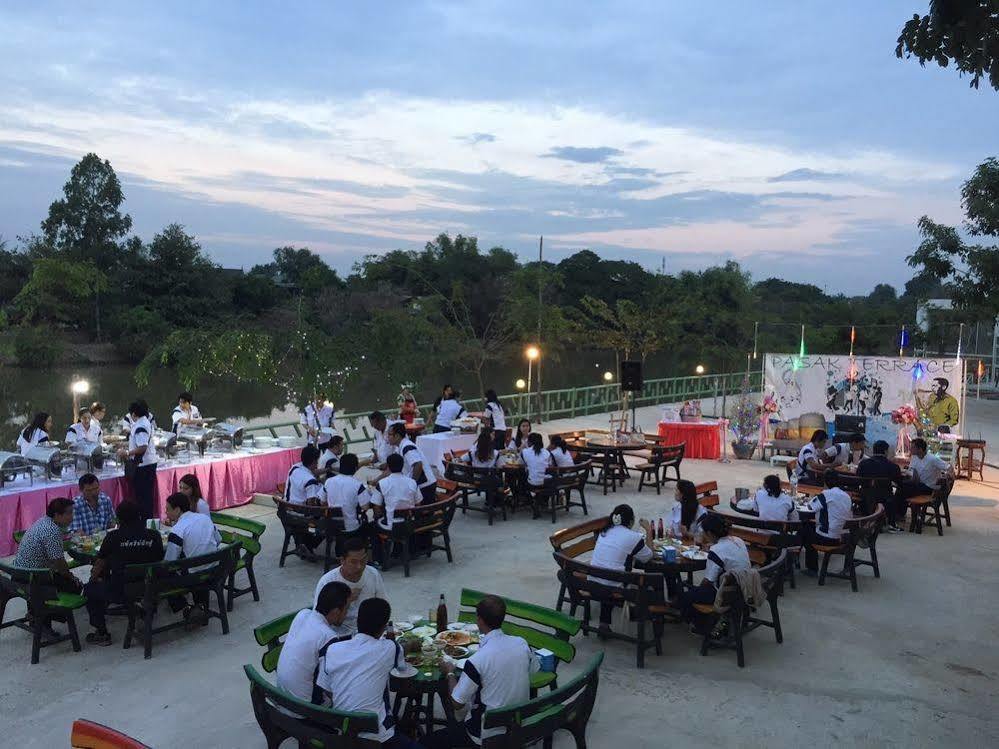 Toh Buk Seng Ayutthaya Hotel Exteriör bild